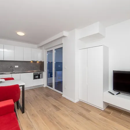 Inamore Apart-hotel Gradac (Split-Dalmatia)