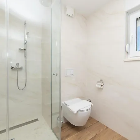 Inamore Gradac (Split-Dalmatia)