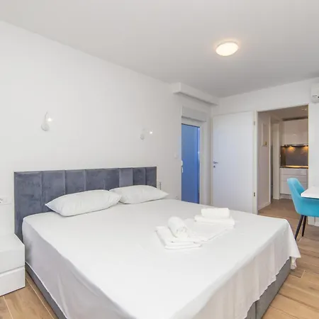 Inamore Apart-hotel Gradac (Split-Dalmatia)