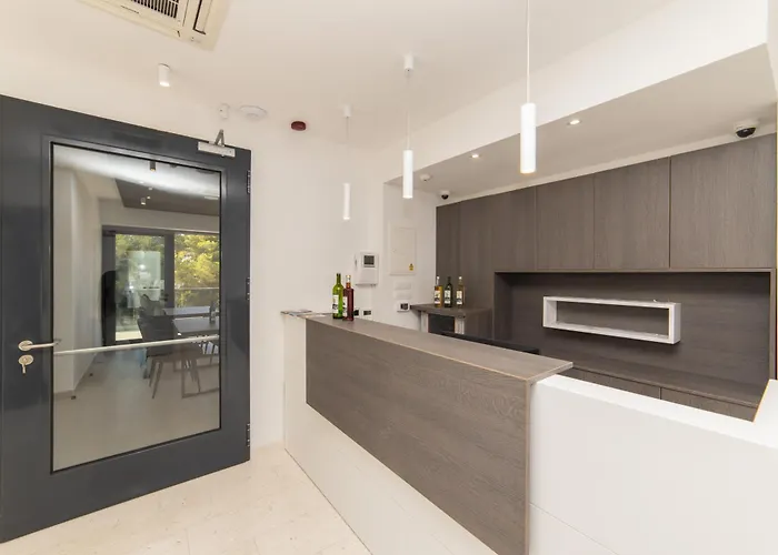 Inamore * Gradac (Split-Dalmatia)