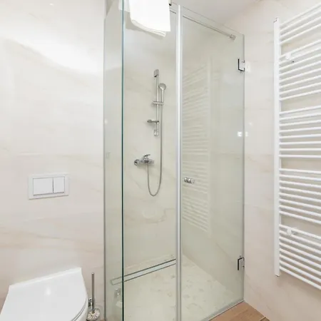 Inamore * Gradac (Split-Dalmatia)