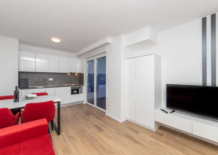 Inamore Apartmanhotel Gradac