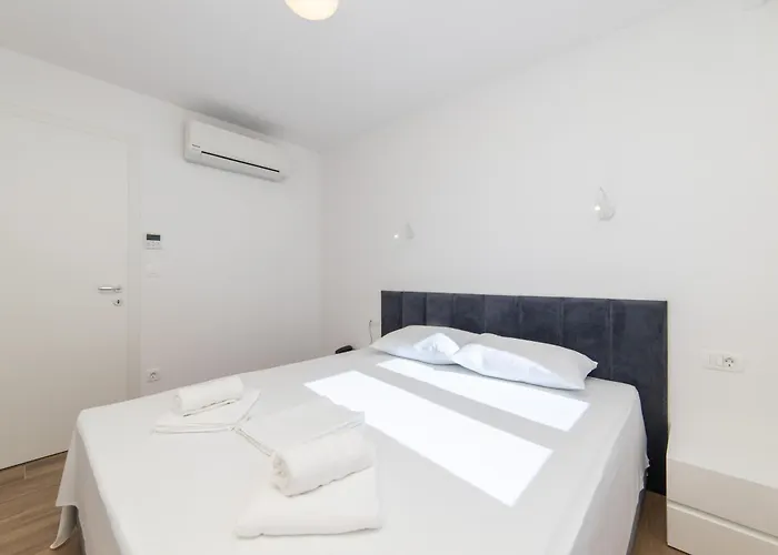Inamore Aparthotel Gradac (Split-Dalmatia)