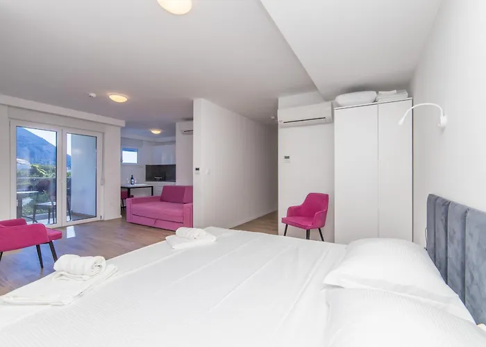 Inamore * Gradac (Split-Dalmatia)