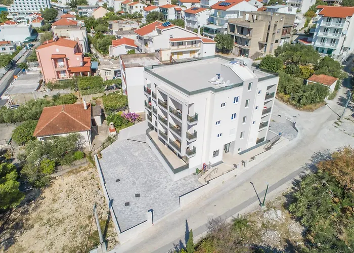 Inamore Aparthotel Gradac (Split-Dalmatia)