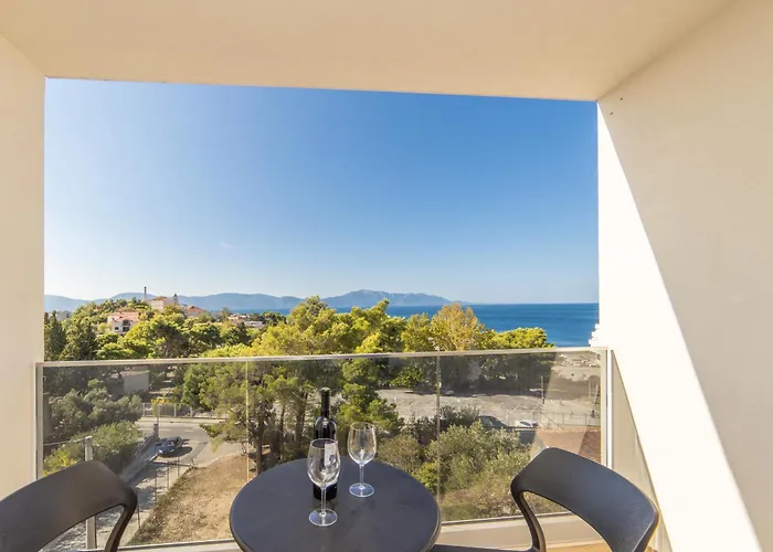 Inamore * Gradac (Split-Dalmatia)