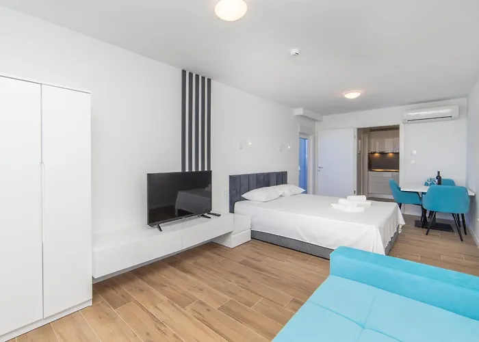 Aparthotel Inamore Gradac (Split-Dalmatia)