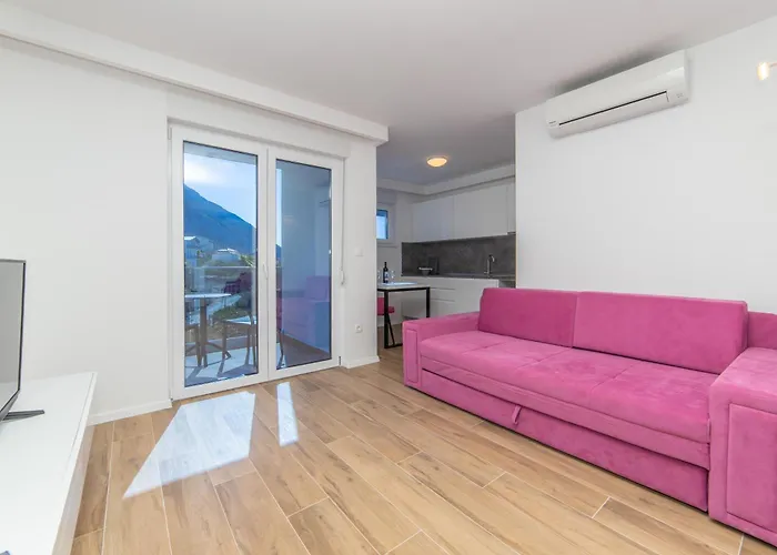 Aparthotel Inamore Gradac (Split-Dalmatia)